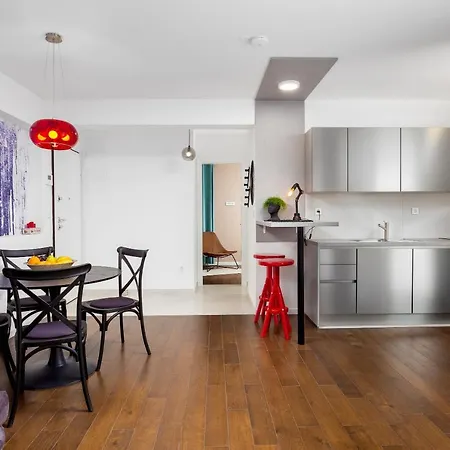 Mare's 1 Apartment *