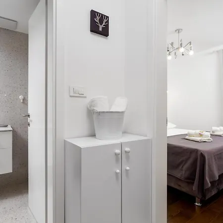 Mare's 1 Apartment