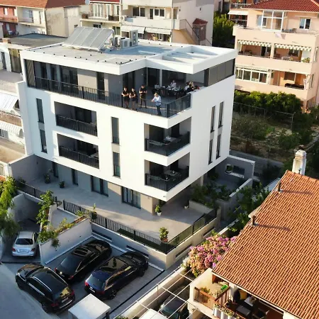 Apartment Mare's 1 *